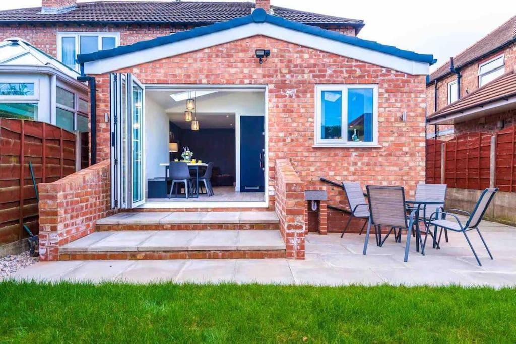 Sandileigh House By Yourstays - Luxurious 3 Bedroom House In Altrincham Exterior foto